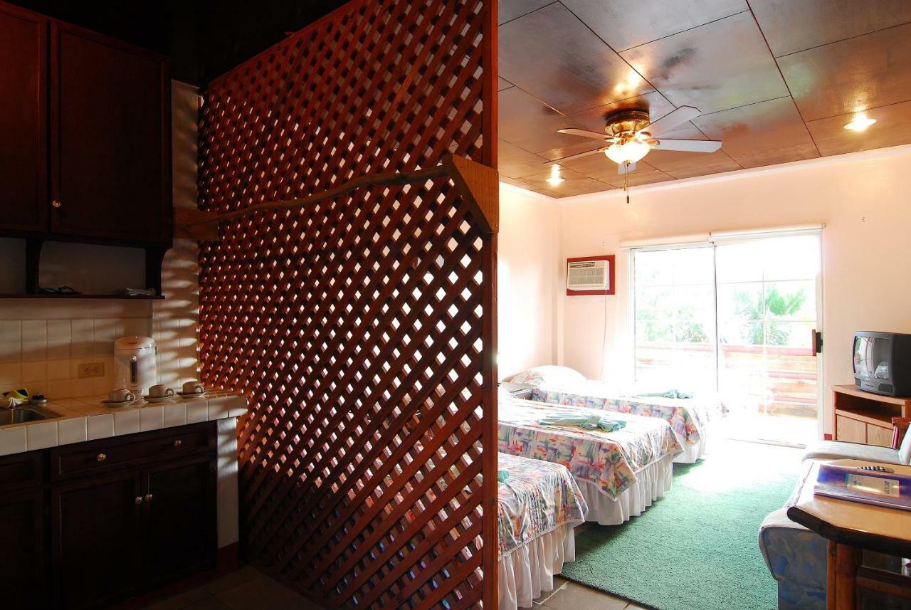 Antelope Guesthouse Koror Exterior photo